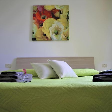 Lurago dʼErba Home & Breakfast La Madonnina 013136-Cni-00001 מראה חיצוני תמונה