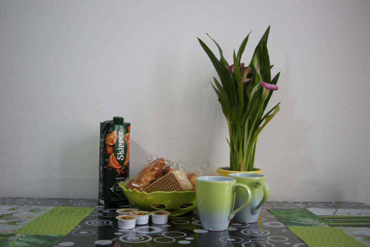 Lurago dʼErba Home & Breakfast La Madonnina 013136-Cni-00001 מראה חיצוני תמונה